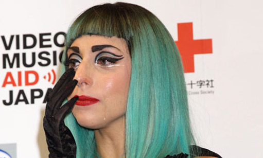 110620.Lady-Gaga-tears-japan.jpg